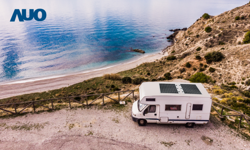 「可撓輕量化太陽光電板SunCurva」使用輕量特殊耐候型複合板取代傳統太陽能板的玻璃前板，不僅降低70%重量，每米平方僅3Kg；具有抗衝擊性能及通過電磁相容性測試，可應用於交通運輸工具，如露營車、遊艇等